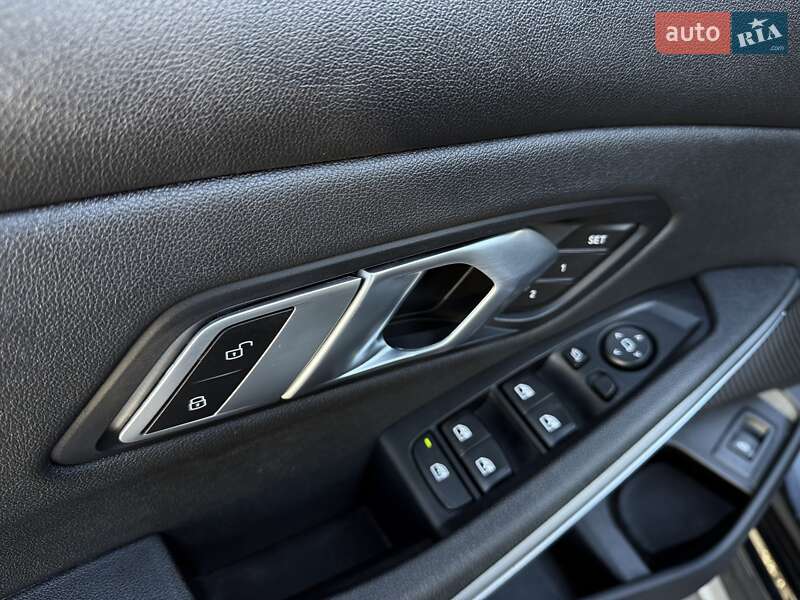 Седан BMW 3 Series 2021 в Львове
