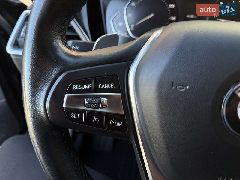 Седан BMW 3 Series 2021 в Львове