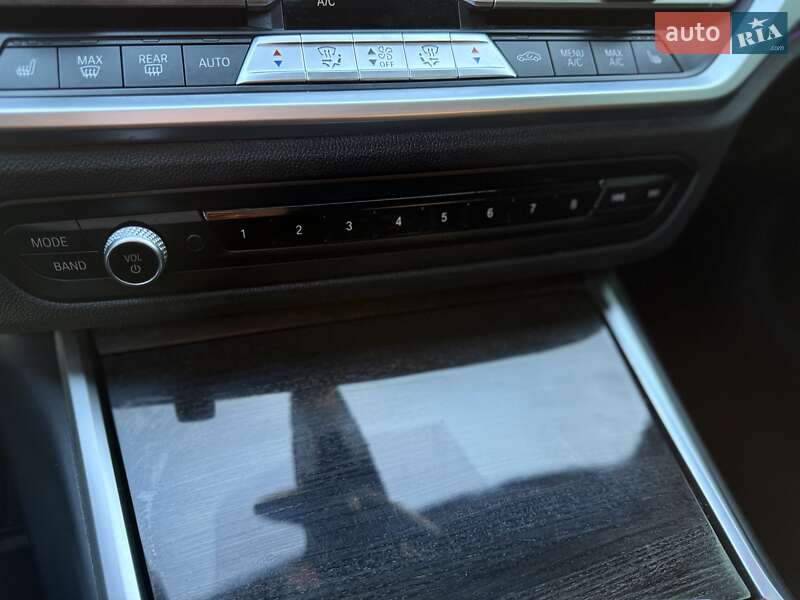 Седан BMW 3 Series 2021 в Львове