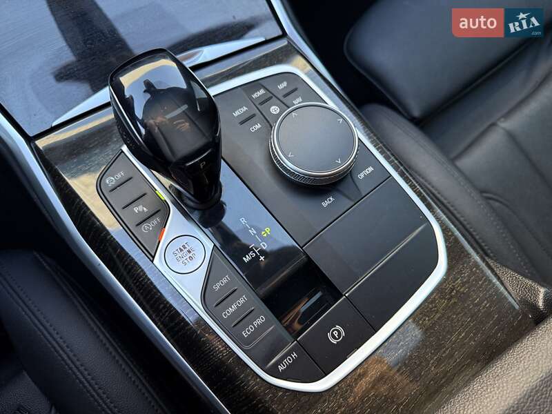 Седан BMW 3 Series 2021 в Львове