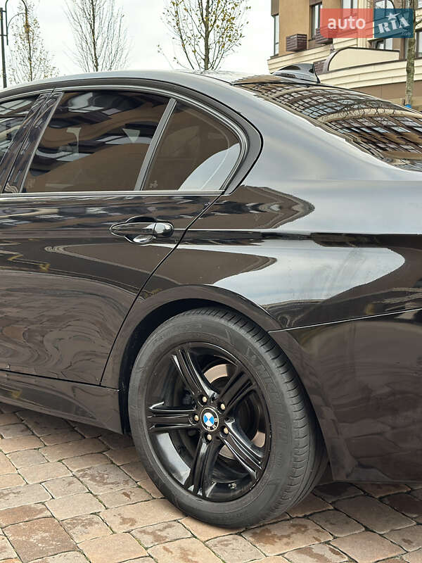 Седан BMW 3 Series 2014 в Киеве