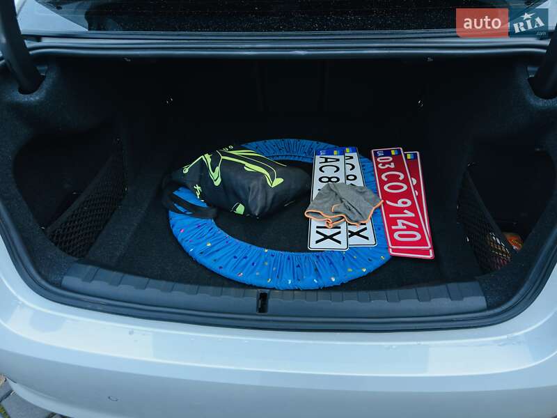 Седан BMW 3 Series 2019 в Луцке