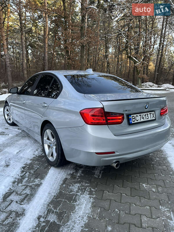Седан BMW 3 Series 2013 в Новояворівську