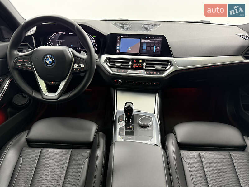 Седан BMW 3 Series 2022 в Одессе