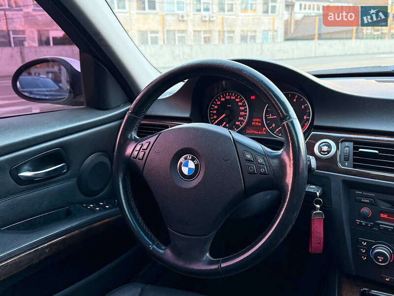 Седан BMW 3 Series 2006 в Киеве
