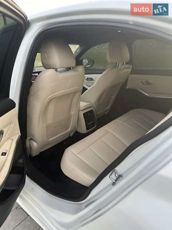 Седан BMW 3 Series 2021 в Львове