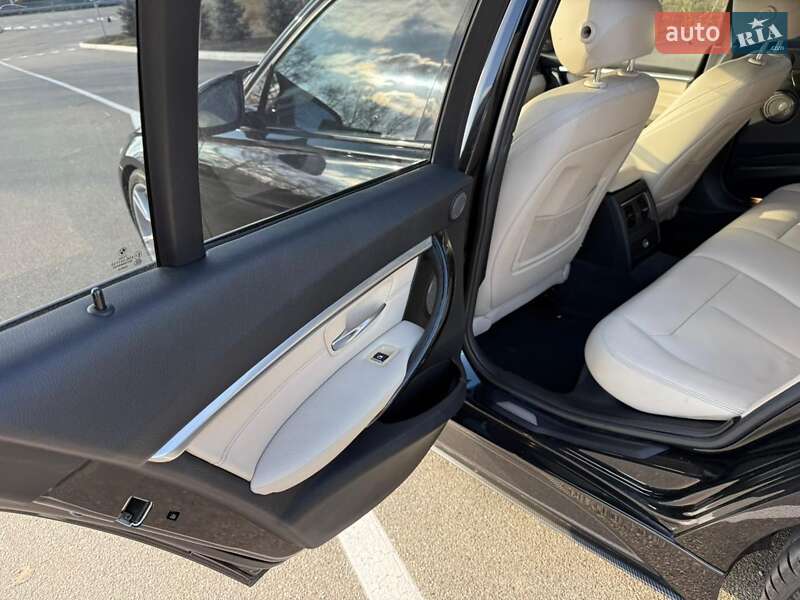 Седан BMW 3 Series 2015 в Киеве