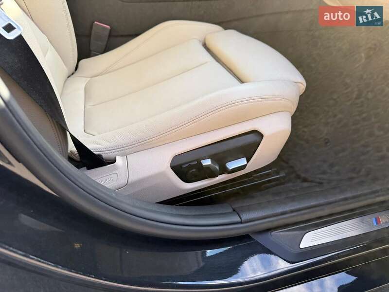 Седан BMW 3 Series 2015 в Киеве