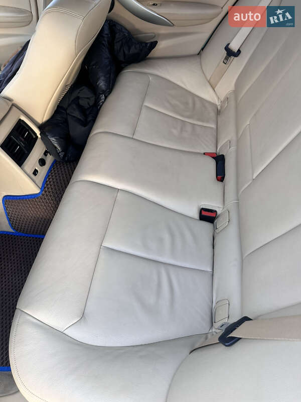 Седан BMW 3 Series 2013 в Буче