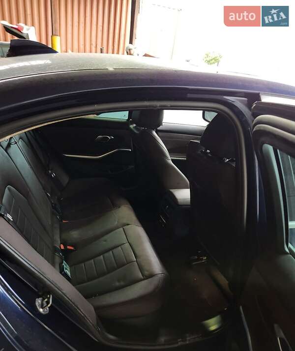 Седан BMW 3 Series 2019 в Киеве