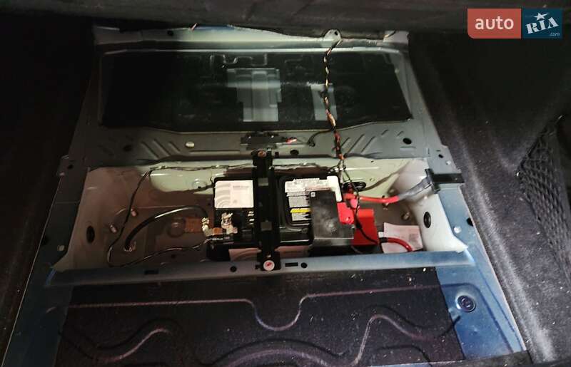 Седан BMW 3 Series 2019 в Киеве