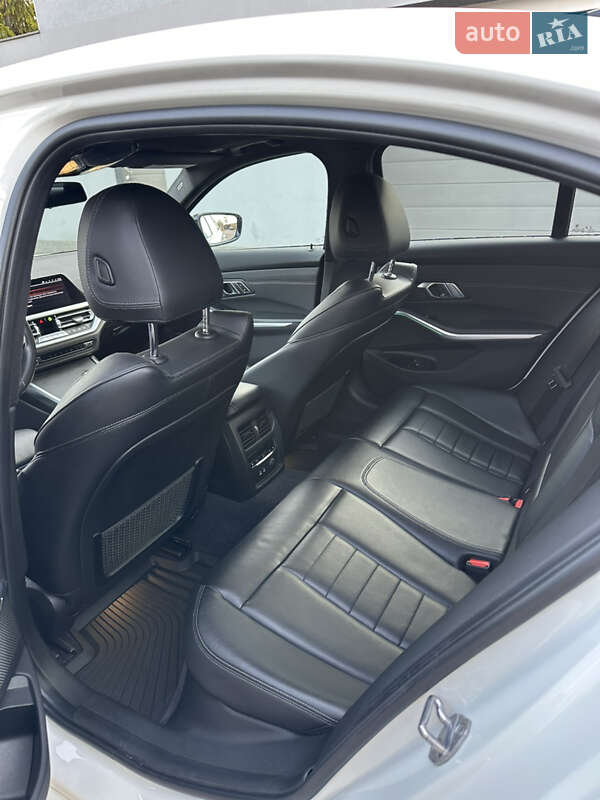 Седан BMW 3 Series 2019 в Киеве