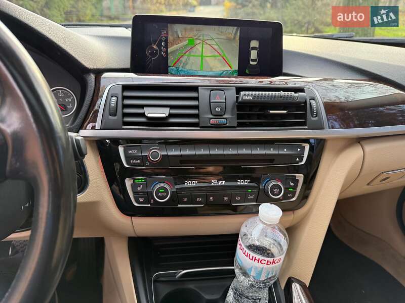 Седан BMW 3 Series 2016 в Киеве