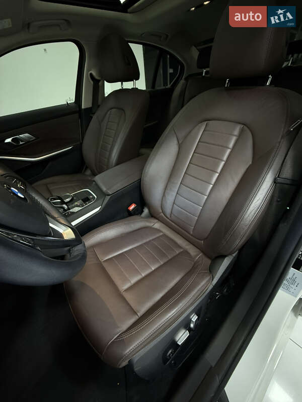 Седан BMW 3 Series 2020 в Одессе
