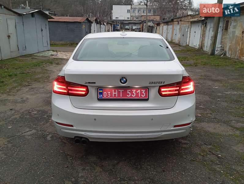 Седан BMW 3 Series 2013 в Києві