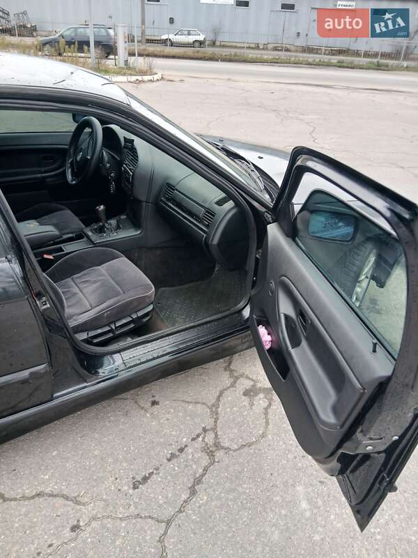 Седан BMW 3 Series 1995 в Кременчуге