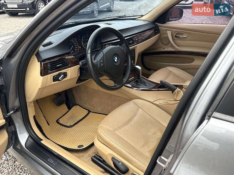Седан BMW 3 Series 2010 в Стрые