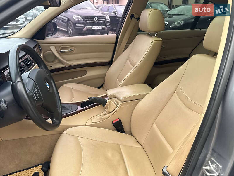Седан BMW 3 Series 2010 в Стрые