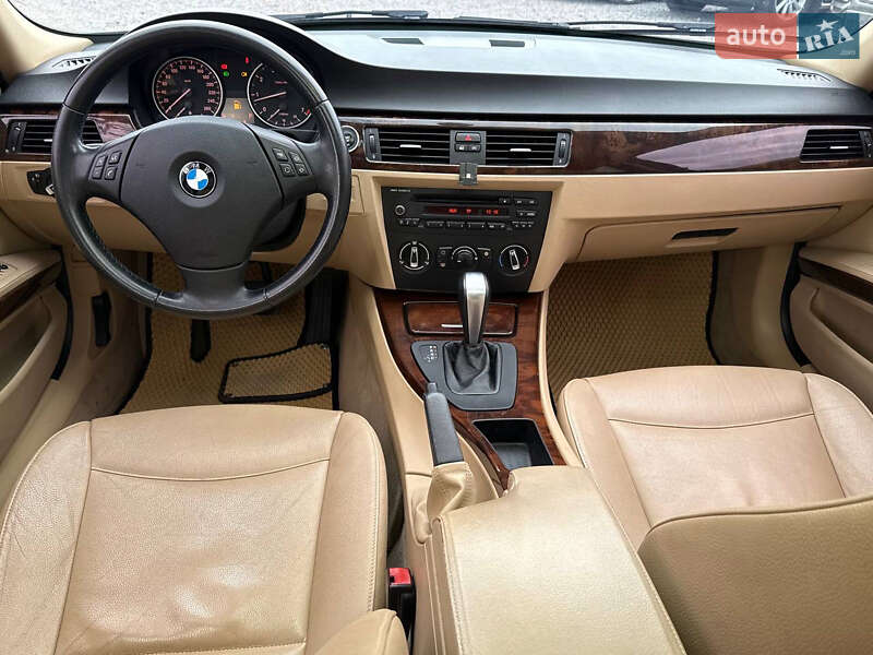 Седан BMW 3 Series 2010 в Стрые