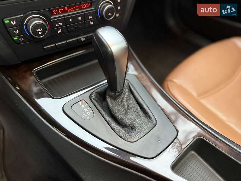 Седан BMW 3 Series 2011 в Днепре