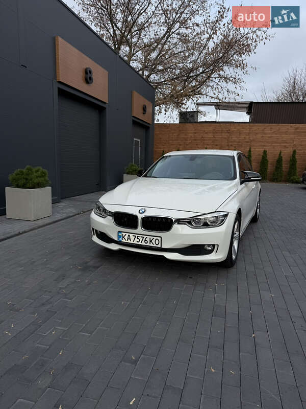 Седан BMW 3 Series 2013 в Киеве