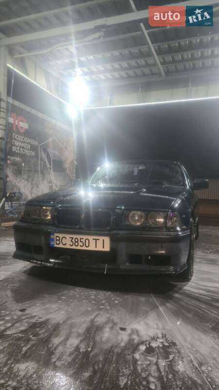 Седан BMW 3 Series 1993 в Львове