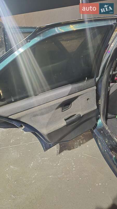 Седан BMW 3 Series 1993 в Львове