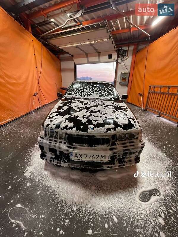 Седан BMW 3 Series 1991 в Харькове