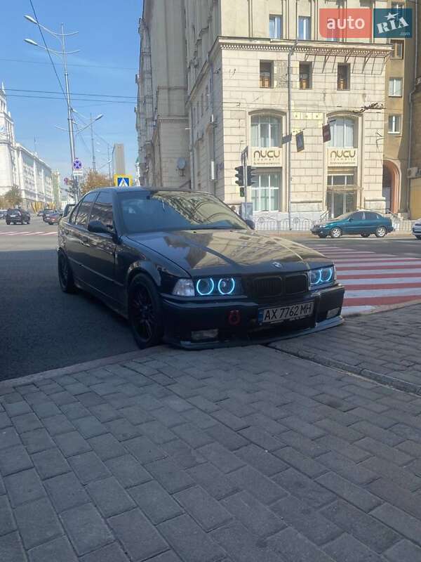 Седан BMW 3 Series 1991 в Харькове