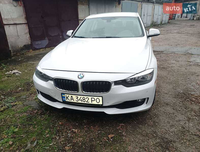 Седан BMW 3 Series 2015 в Киеве