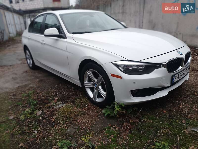 Седан BMW 3 Series 2015 в Киеве