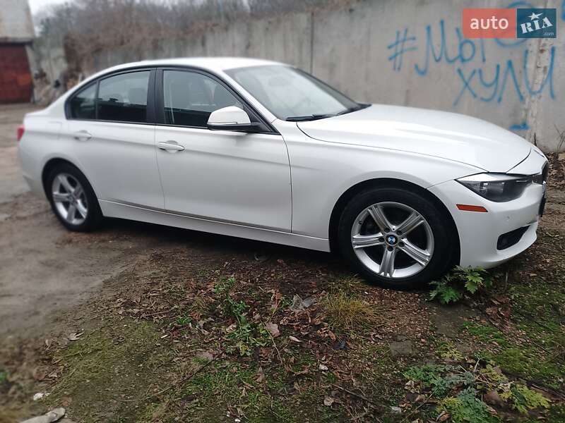 Седан BMW 3 Series 2015 в Киеве