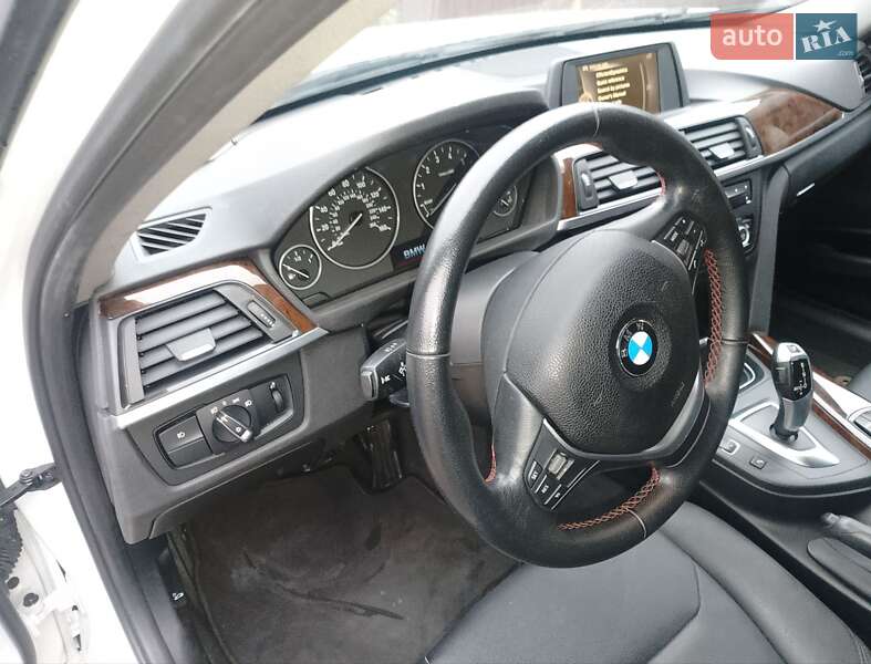 Седан BMW 3 Series 2015 в Киеве