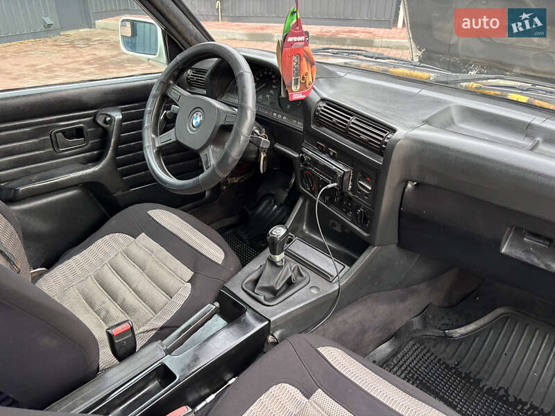 Седан BMW 3 Series 1986 в Знаменке