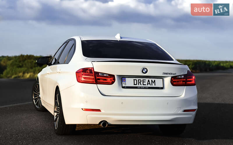 Седан BMW 3 Series 2015 в Николаеве