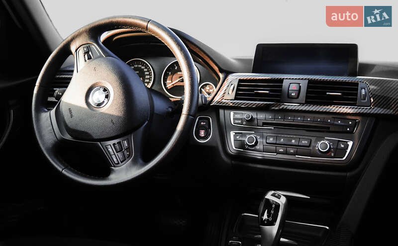 Седан BMW 3 Series 2015 в Николаеве