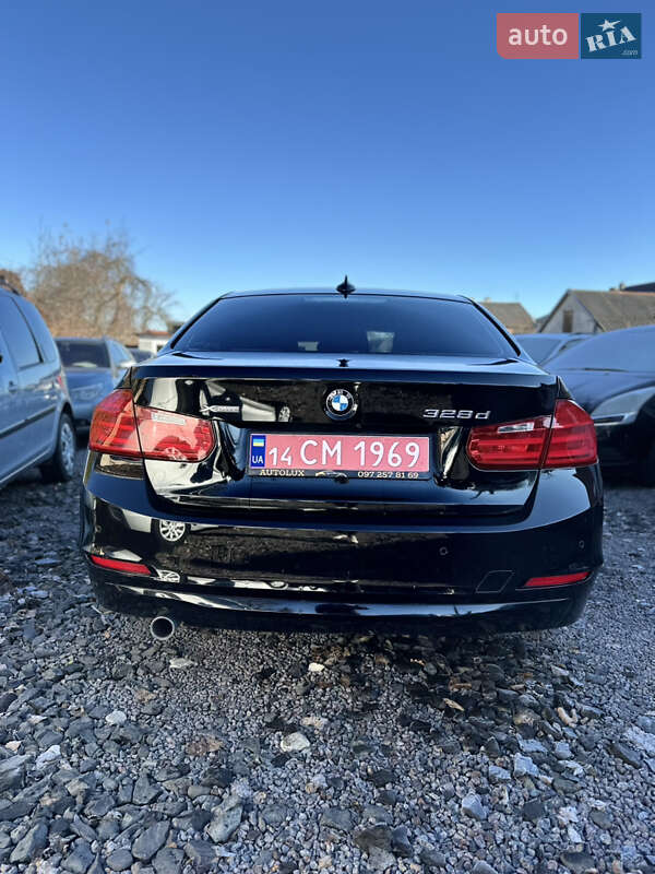 Седан BMW 3 Series 2014 в Львове