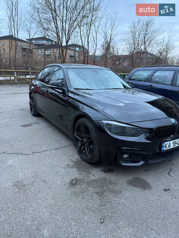 Седан BMW 3 Series 2016 в Львове