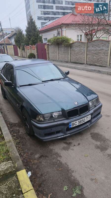Седан BMW 3 Series 1993 в Львове