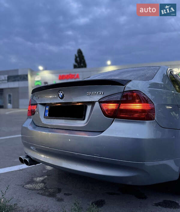 Седан BMW 3 Series 2005 в Миргороде