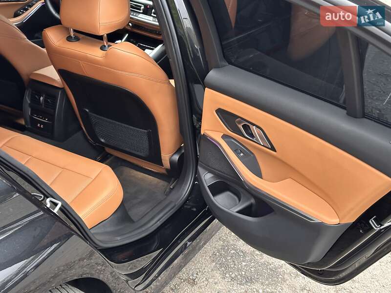 Седан BMW 3 Series 2022 в Одессе