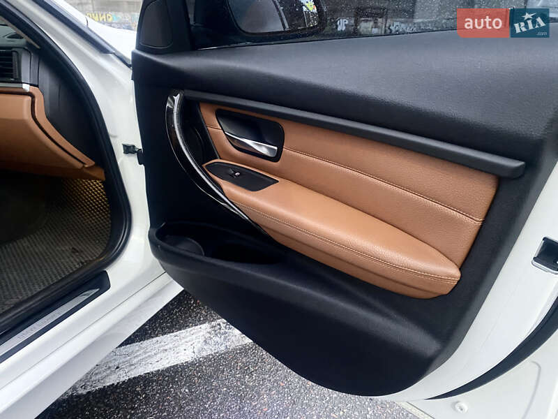 Седан BMW 3 Series 2012 в Полтаве