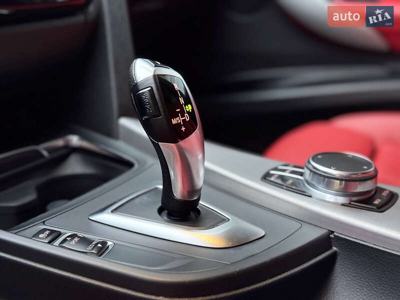 Седан BMW 3 Series 2017 в Одессе