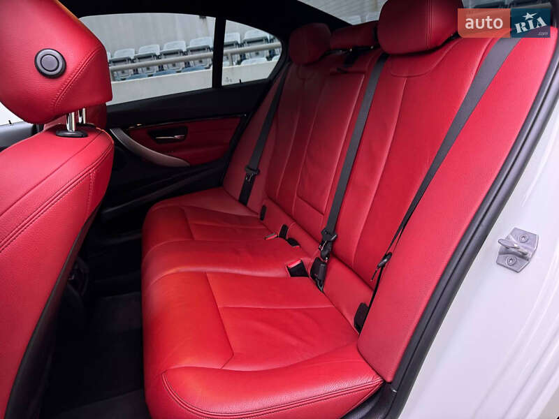 Седан BMW 3 Series 2017 в Одессе