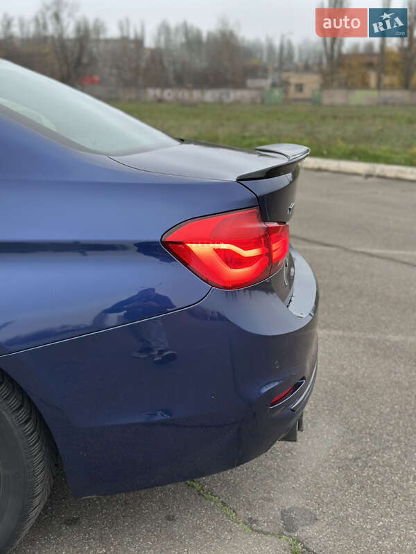 Седан BMW 3 Series 2017 в Кривом Роге