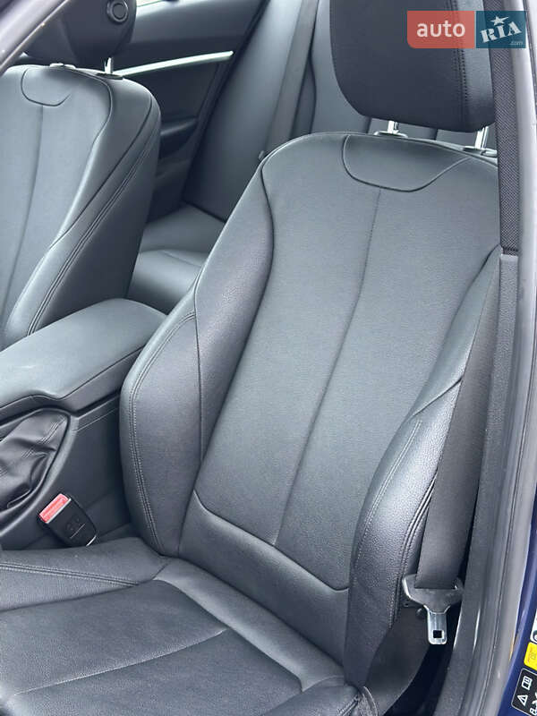 Седан BMW 3 Series 2017 в Кривом Роге