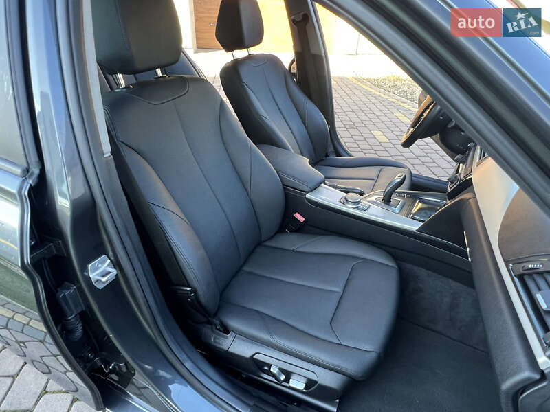 Седан BMW 3 Series 2017 в Косові