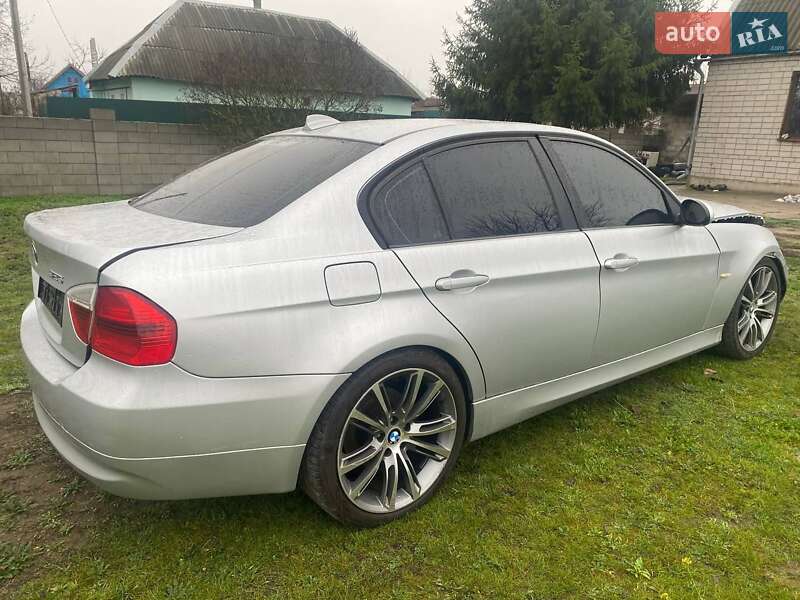 Седан BMW 3 Series 2005 в Каменском