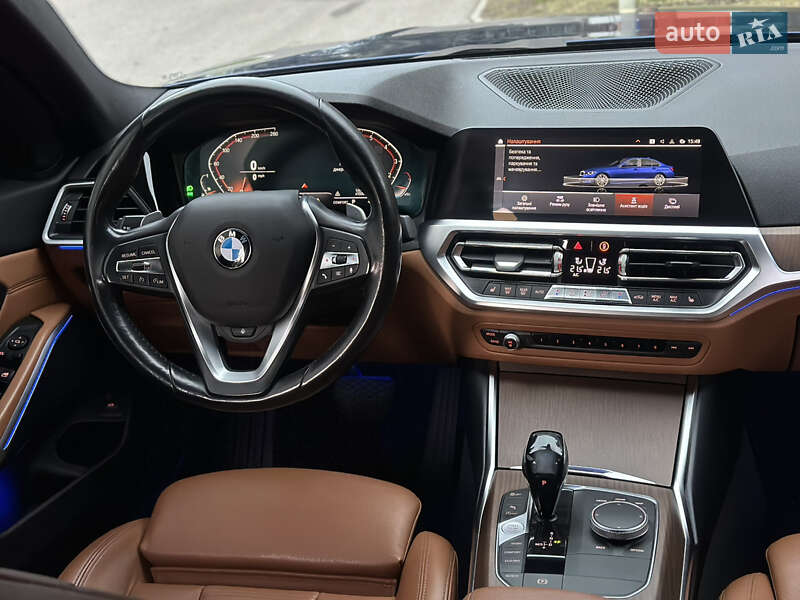 Седан BMW 3 Series 2019 в Киеве