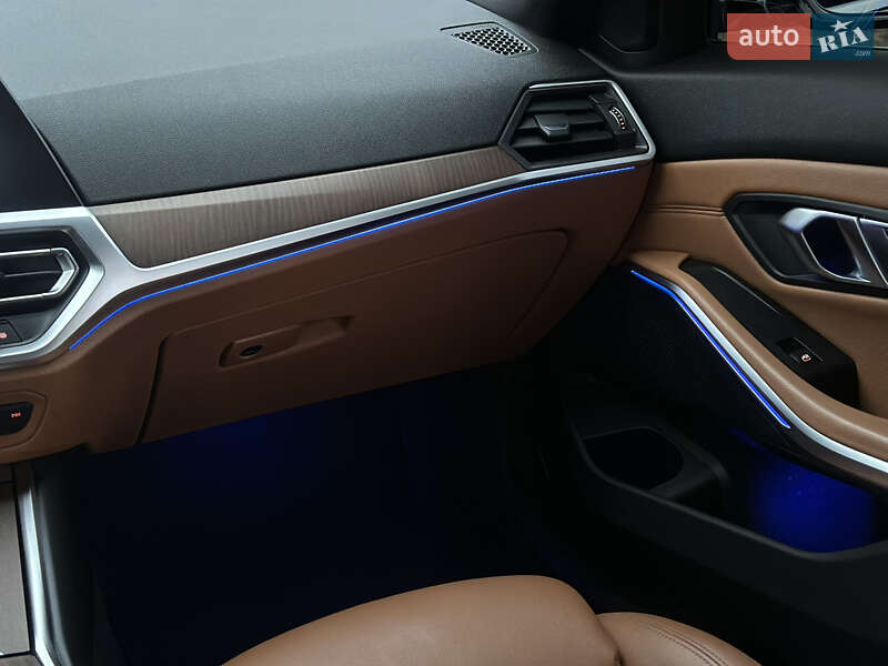 Седан BMW 3 Series 2019 в Киеве